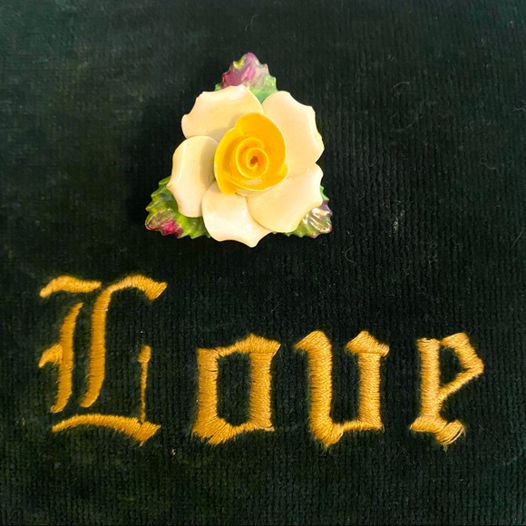 Vintage 1950’s Denton China porcelain yellow rose brooch made in England - Picture 3 of 5